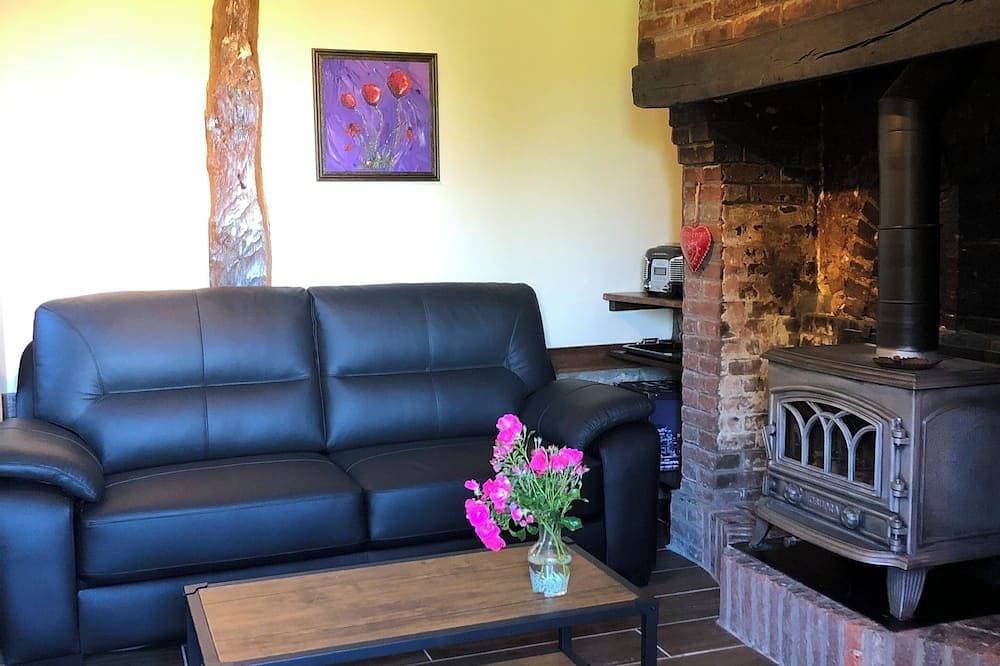 Foto 7 von 18: Renovated bread oven in pretty Normandy property