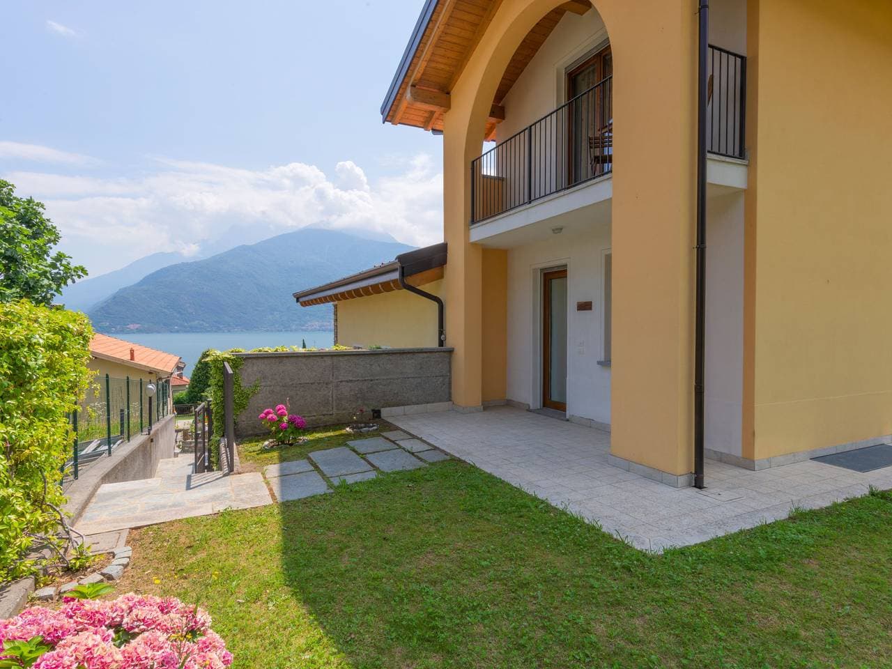 Modernes Reihenhaus Risi 1