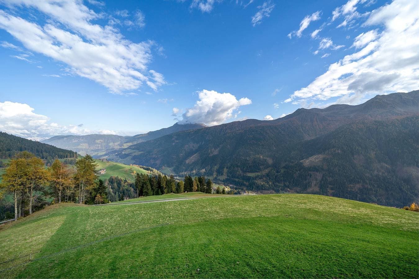 Foto 9 von 20: Einzimmerapartment 'Apartment Ocher' mit Bergblick, Gemeinschaftsgarten und WLAN