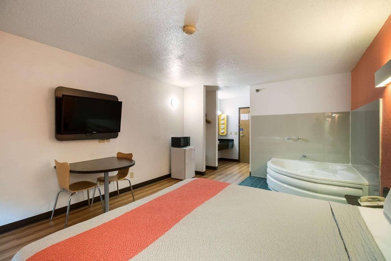Foto 6 von 11: King Suite with Spa Bath - Non-Smoking