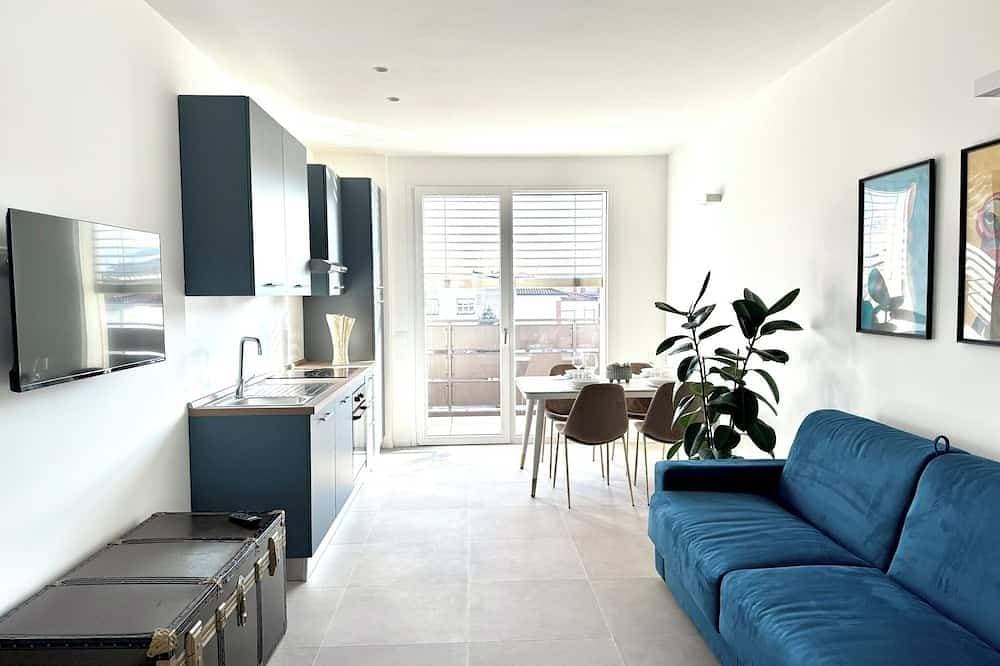 Jungle Sarnico Color Suites  -Garage - Self check - 2 min from the lake and downtown 1
