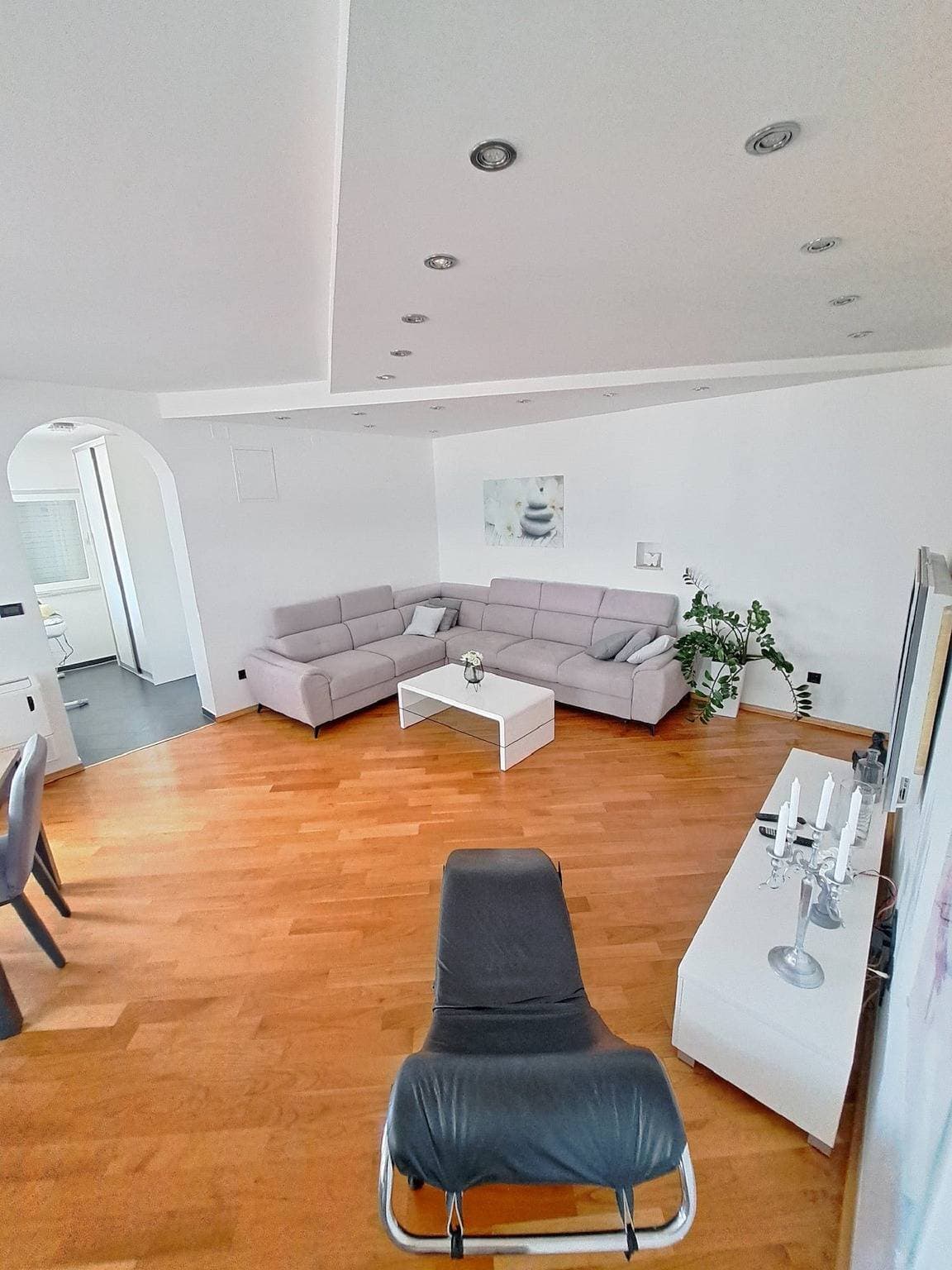 Foto 4 von 31: Ferienwohnung für 6 Personen mit Balkon