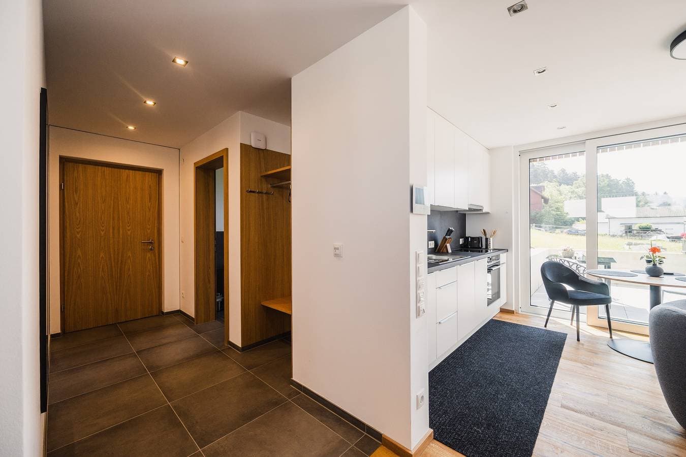 Foto 7 von 14: Ferienwohnung “ 1 Zimmer mit Terrasse”, privater Terrasse und WLAN