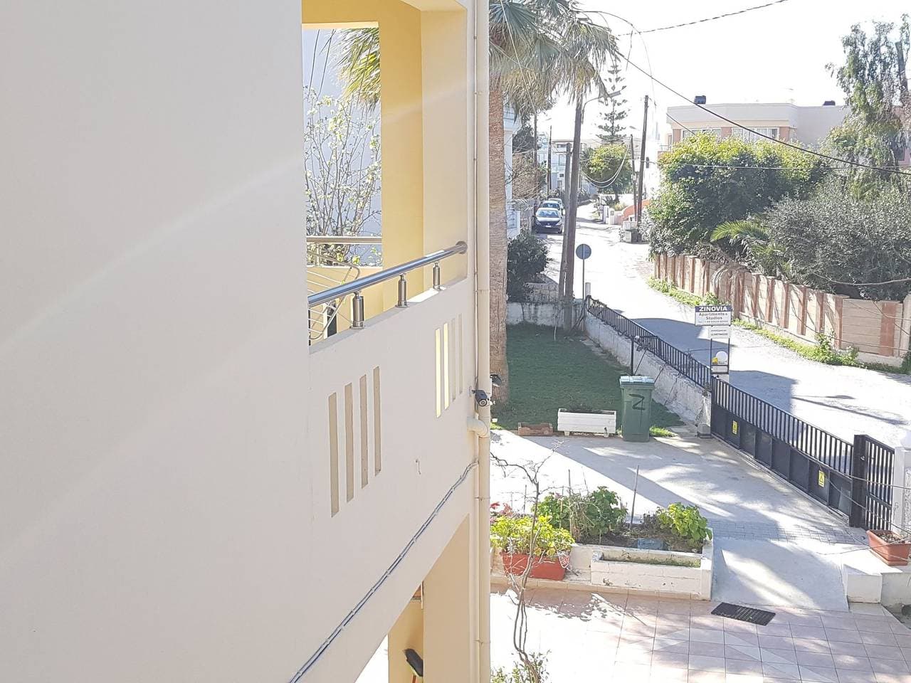 Foto 2 von 50: Zinovia Studio mit Balkon