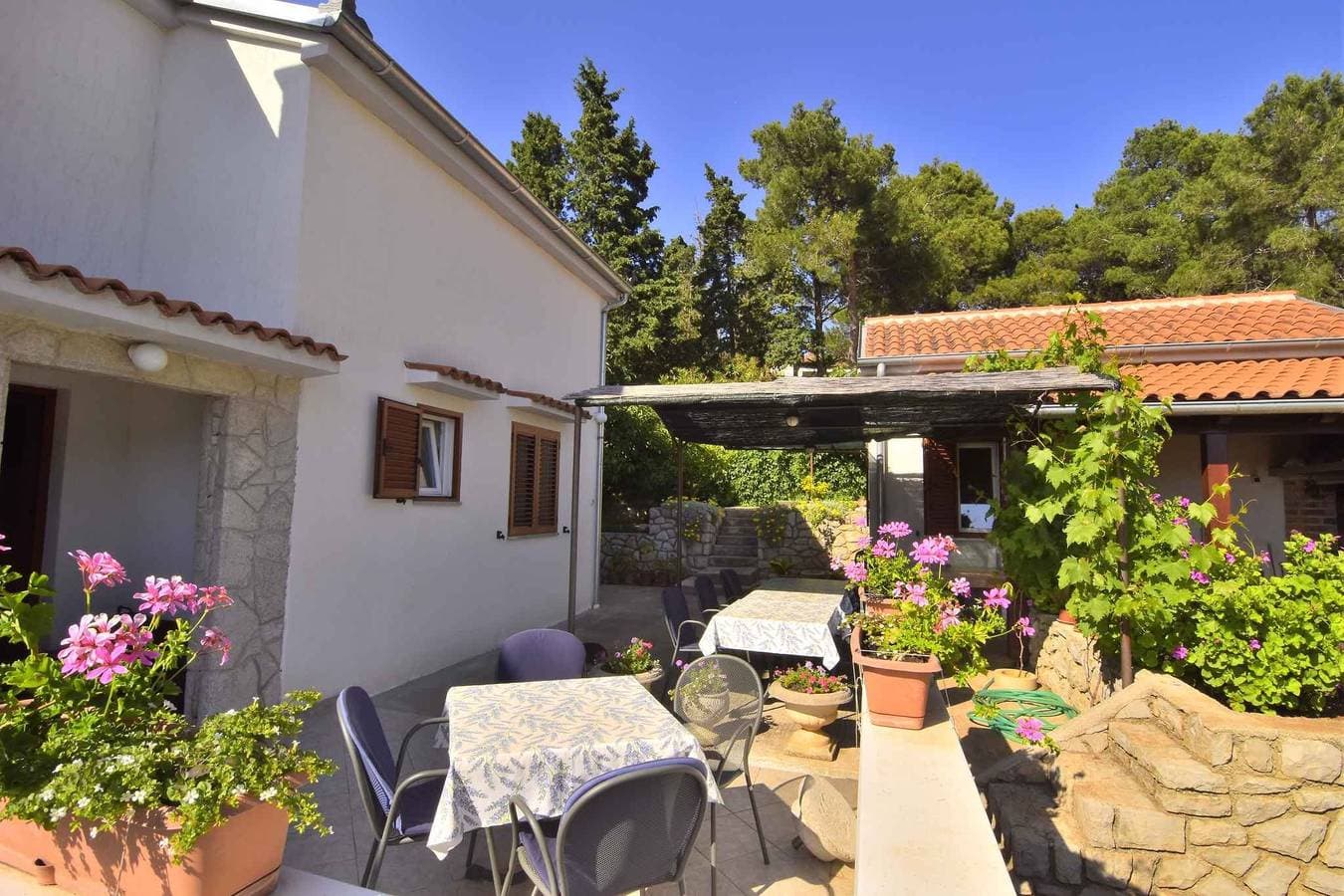Foto 3 von 21: Ferienwohnung mit Terrasse und Internetzugang