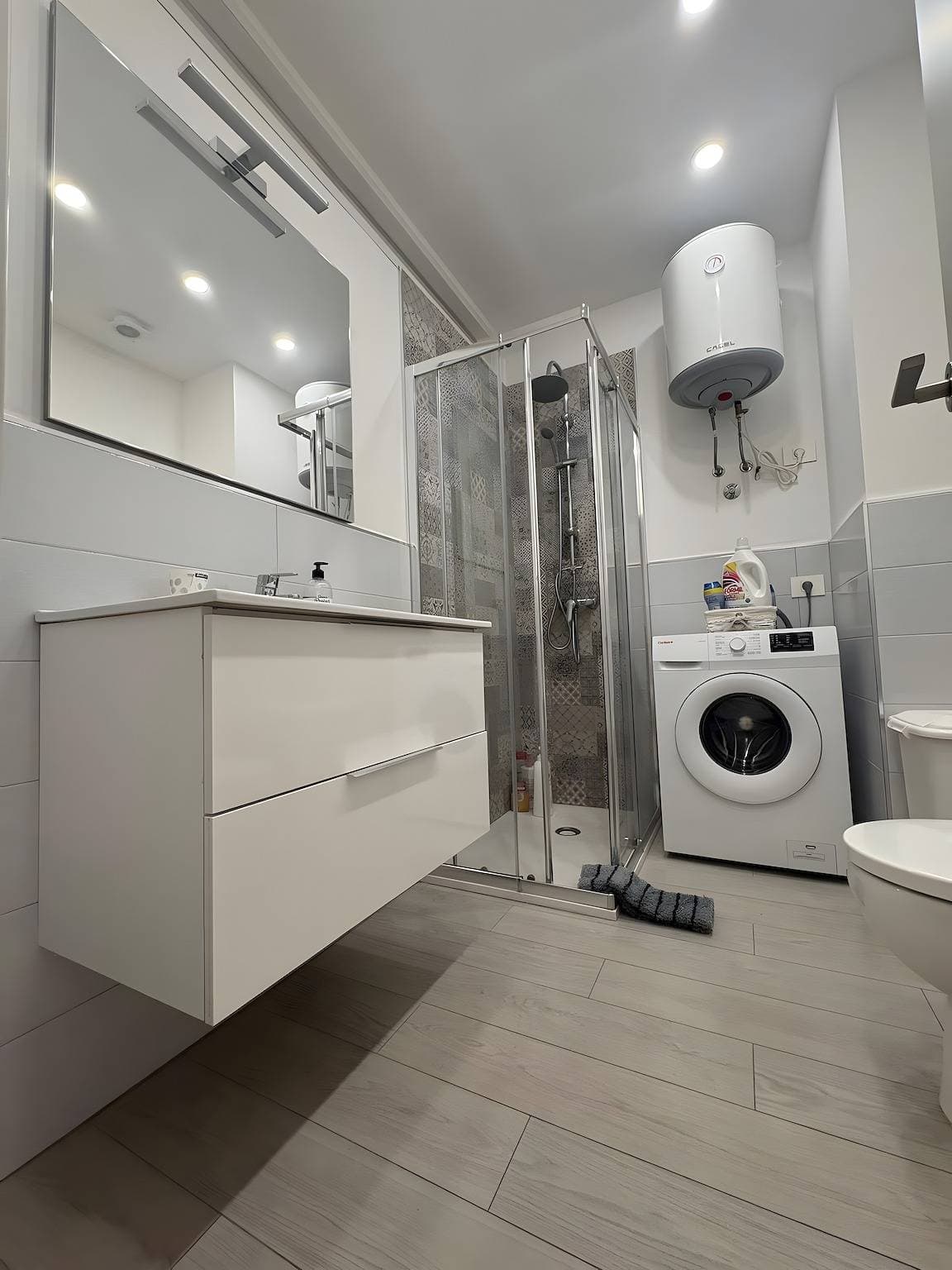 Foto 13 von 17: Ferienwohnung 'Torviscas Blue' mit privatem Pool, WLAN und Klimaanlage