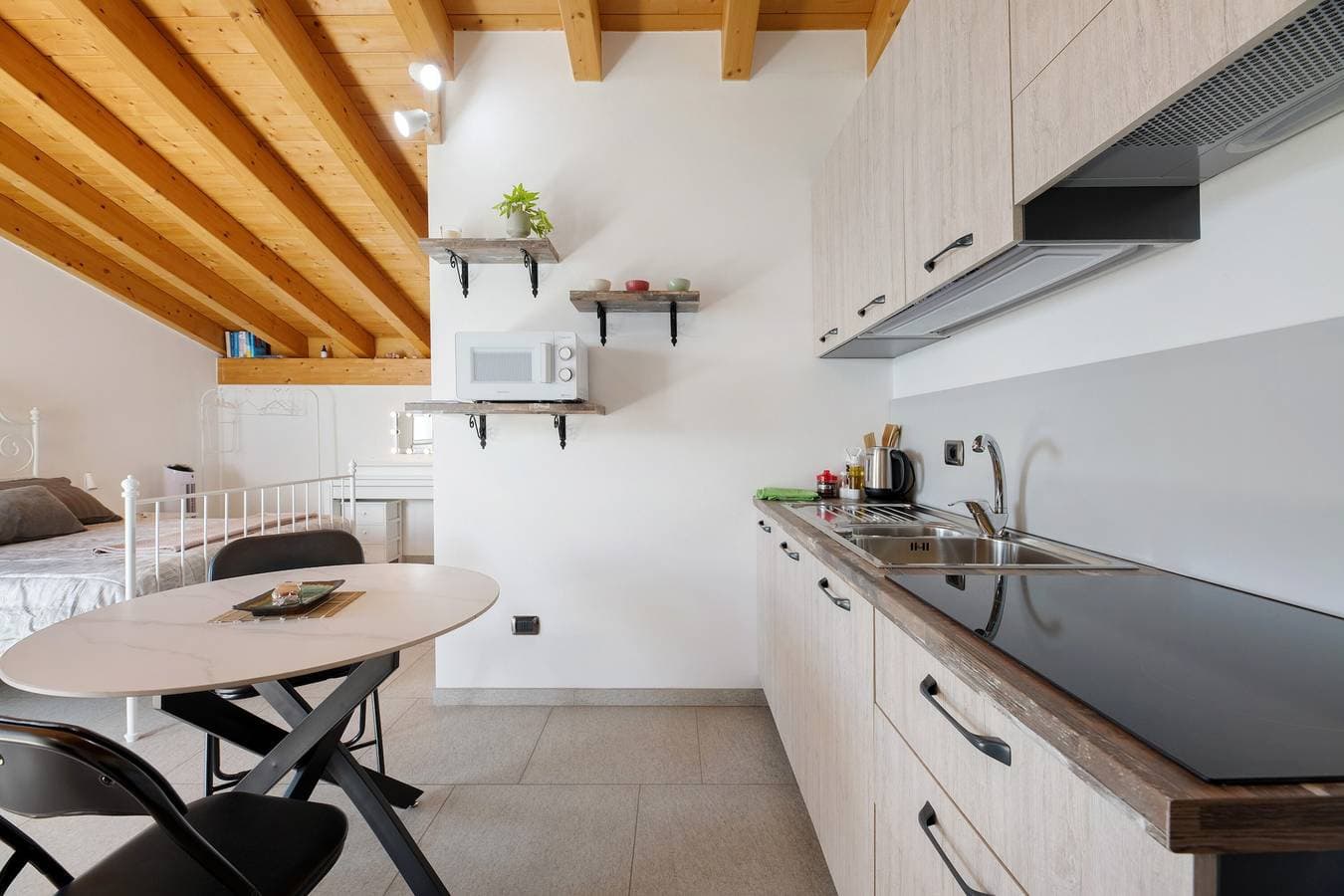 Foto 11 von 37: Ferienhaus 'Il Nido Del Colibrì' mit Seeblick, privater Terrasse und WLAN