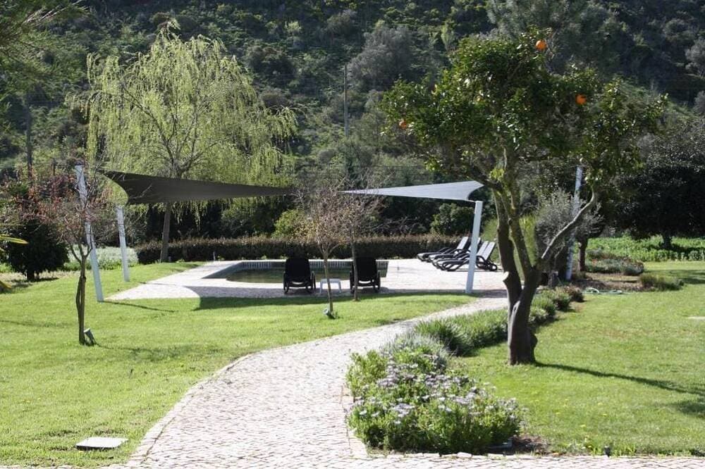 Foto 13 von 19: Refuge with Private Pool and Garden View - Quinta Fronteira
