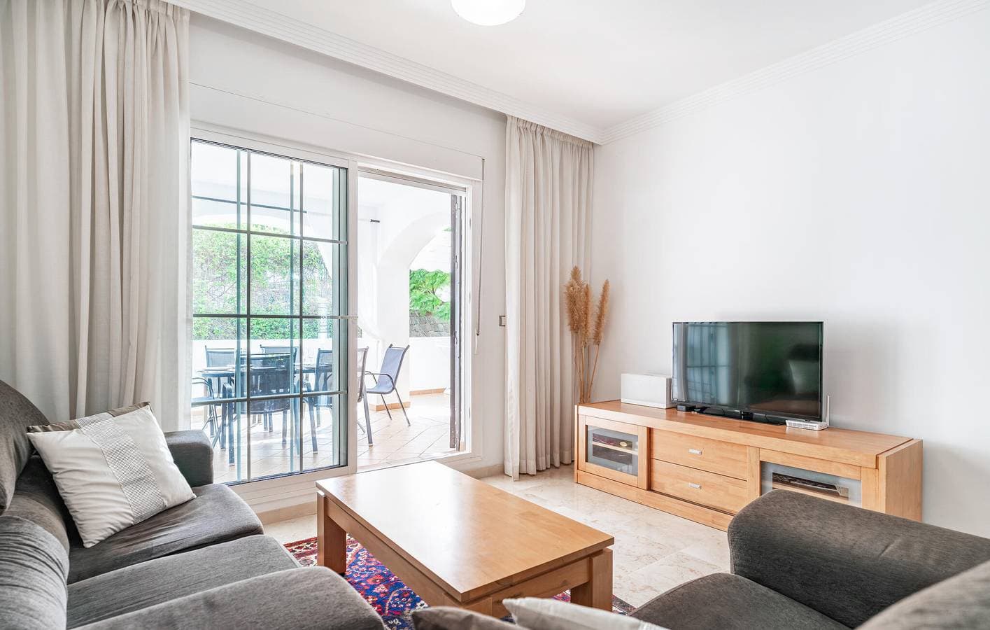 Foto 6 von 18: Beachside Bliss mit Pool und Terrasse - 2 km vom Strand entfernt