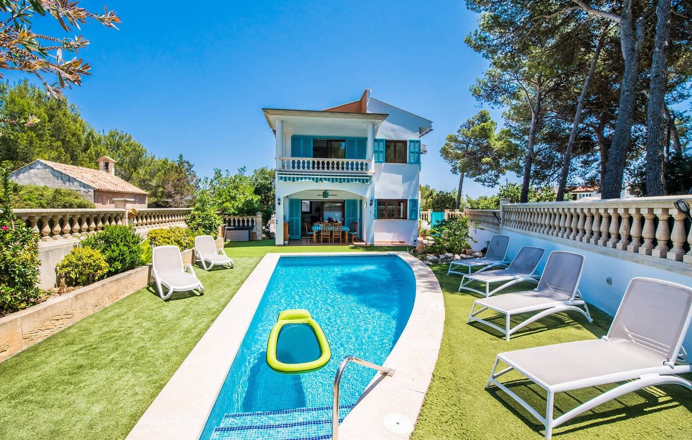 Foto 12 von 42: Apartment mit Meerblick, Pool, Küche und Grill 800 m vom Strand Cala de n'Aladern entfernt