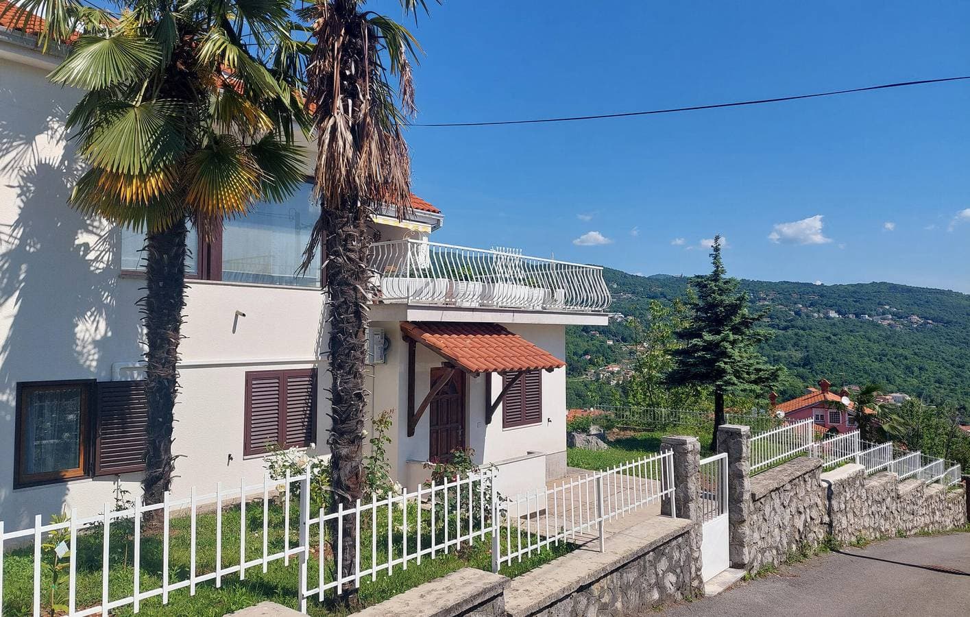 Gemütliche Ferienwohnung am Meer mit Terrasse und WLAN, 2,5 km vom Hundestrand entfernt 1