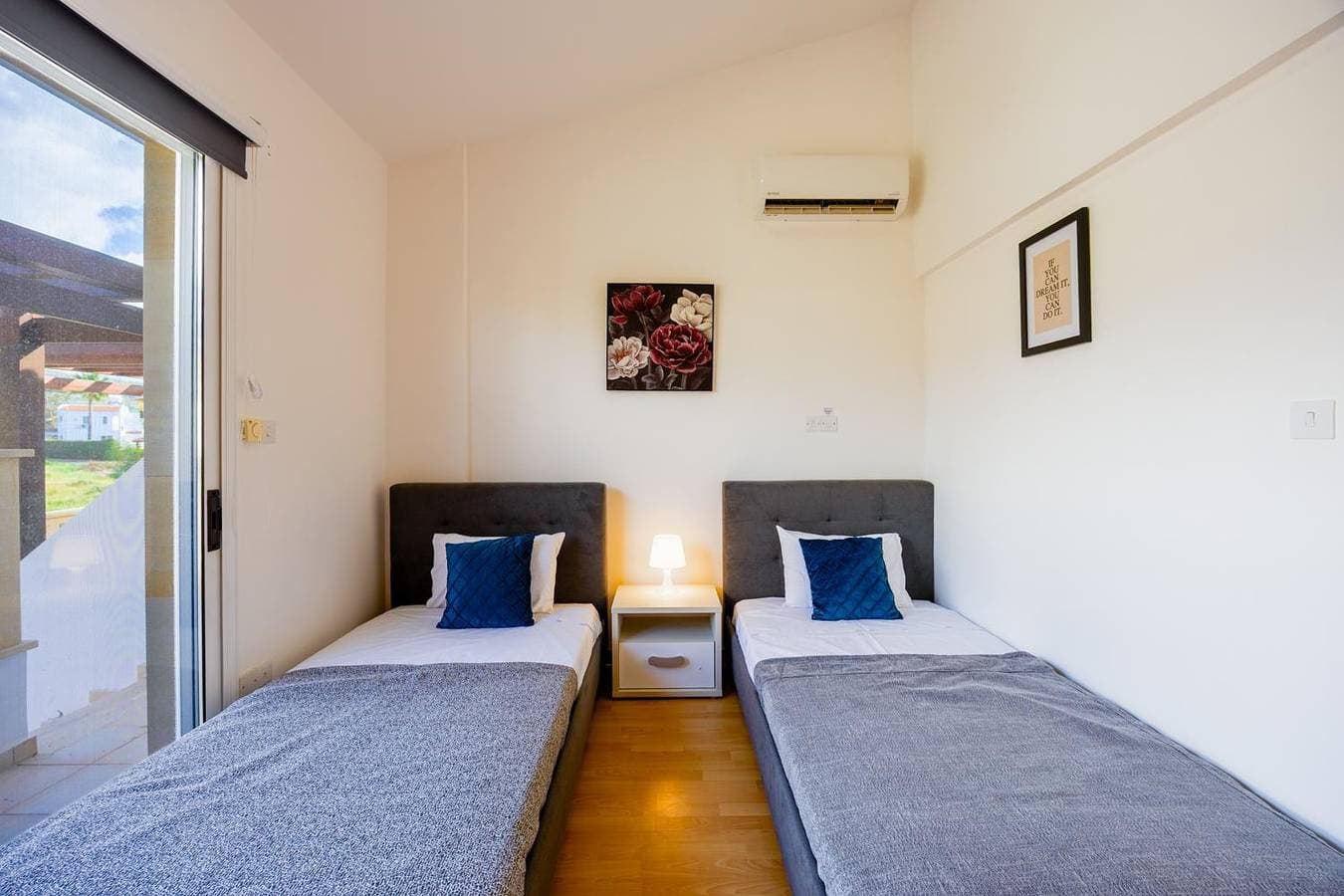 Foto 12 von 20: Villa für 4 Personen mit Meerblick
