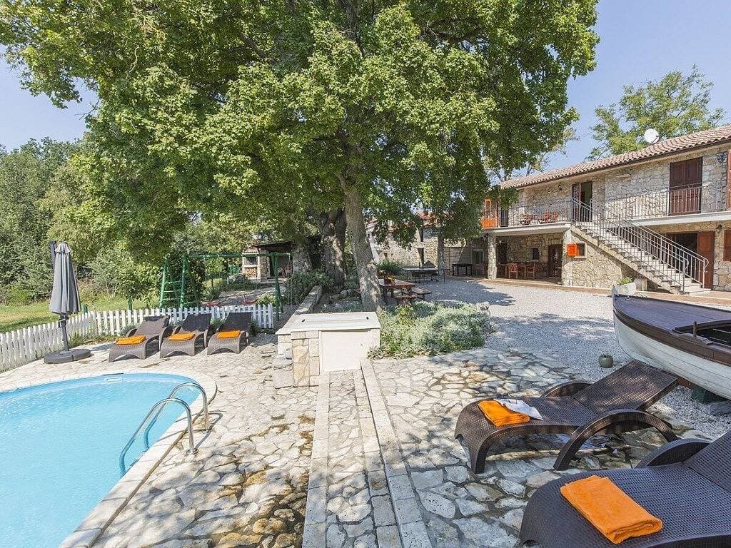 Foto 3 von 55: Ferienhaus in Labin mit Schwimmbecken
