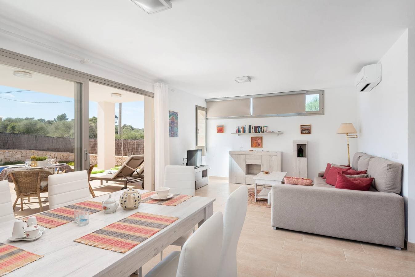 Foto 5 von 41: Garlanda 1 - Moderne Villa mit privatem Pool in der Nähe eines paradiesischen Strandes. Wifi gibt es gratis.