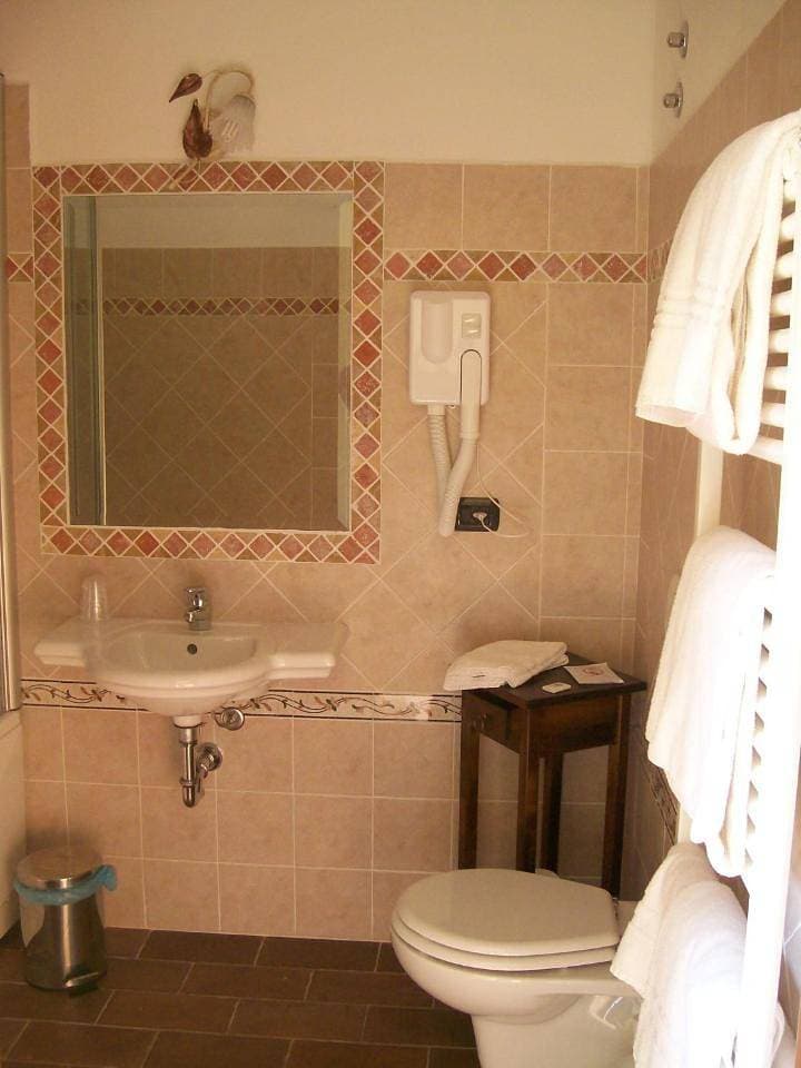 Foto 9 von 9: Twin Room