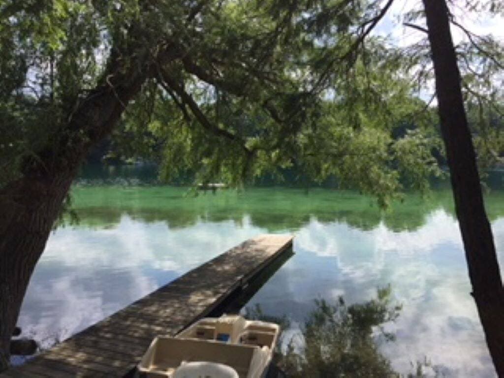 Foto 5 von 24: Ufergegend, rustikale Hütte, tolles Schwimmen, eigenes Dock, Floß
