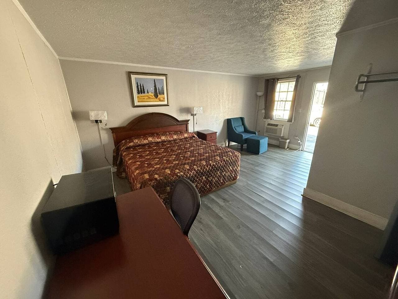 Foto 6 von 13: Kingsize-Bett | Rauchen erlaubt | Danville, Virginia