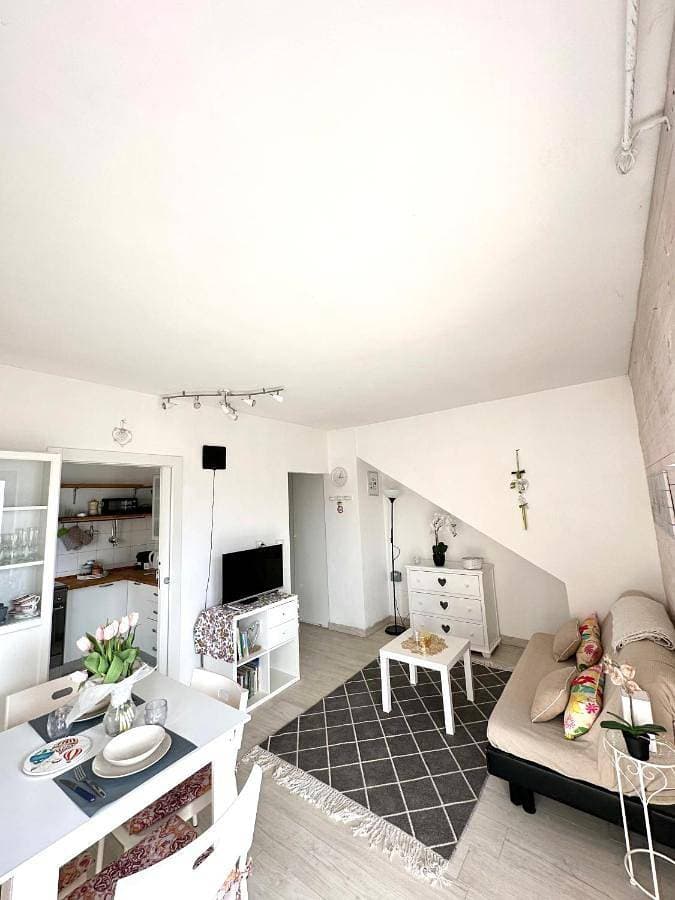Foto 4 von 41: One-Bedroom Apartment