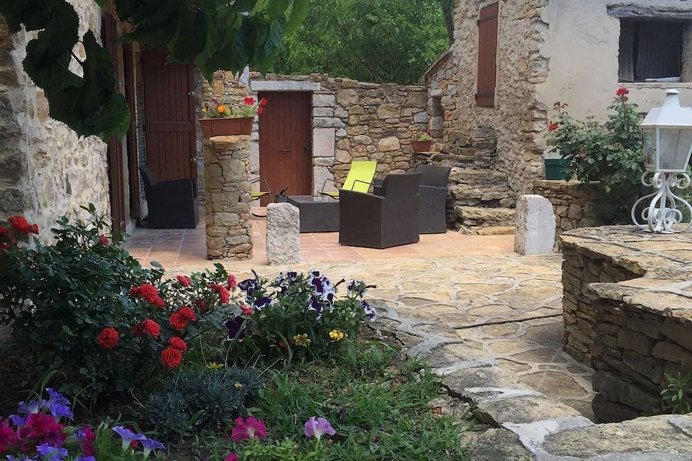 Foto 10 von 18: Steinhaus im provenzalischen Stil mit Pool für 6 Personen