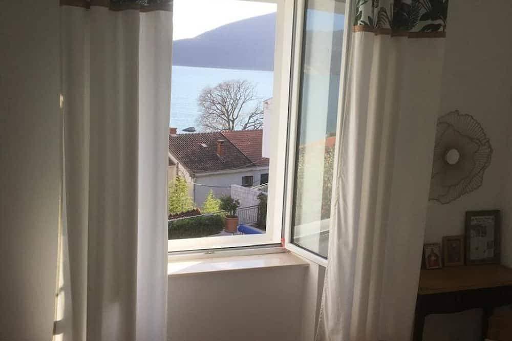 Foto 3 von 30: Charmante Retro-Wohnung mit Meerblick – strandnah im historischen Herceg-Novi
