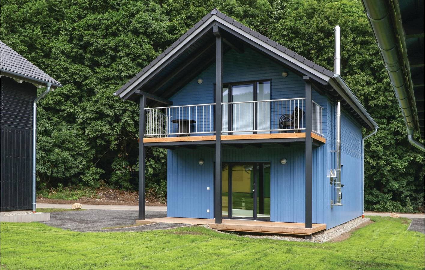 Gemütlicher Rückzugsort am Fluss mit Sauna und Terrasse 1