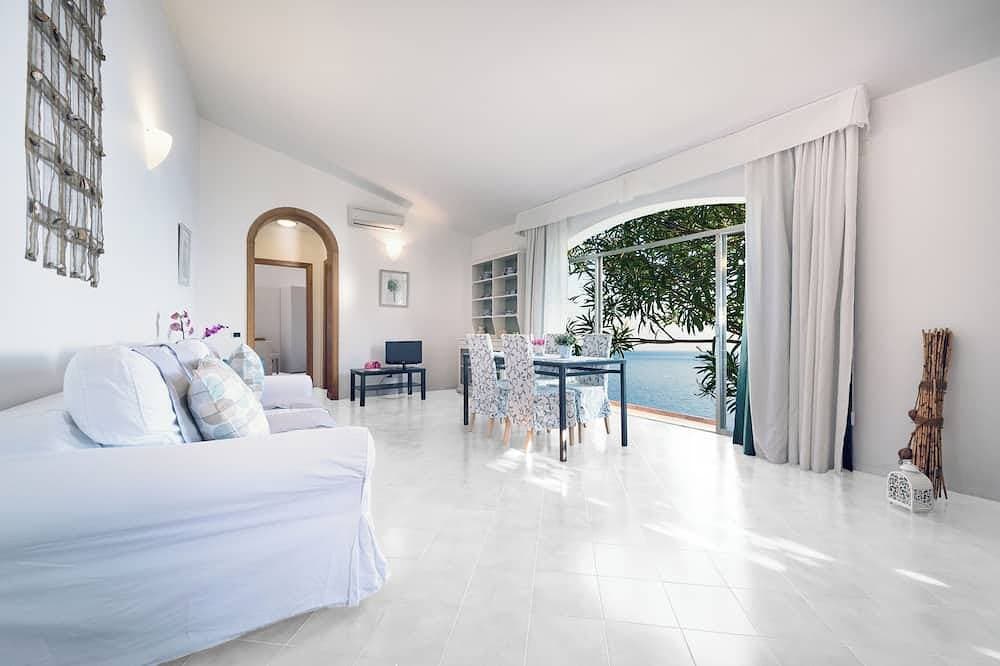 Foto 7 von 24: Nido Pagliarulo Complex - Pool, sea view,  terrace by Amalfivacation.It