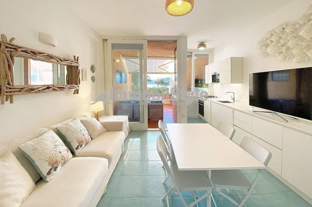 Bay beach apartment 1