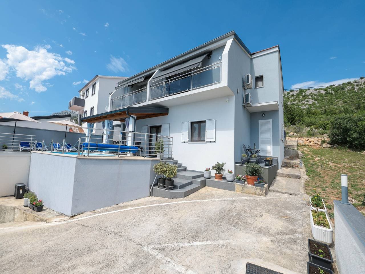 Foto 8 von 60: Luxusapartment mit beheiztem Pool in Starigrad