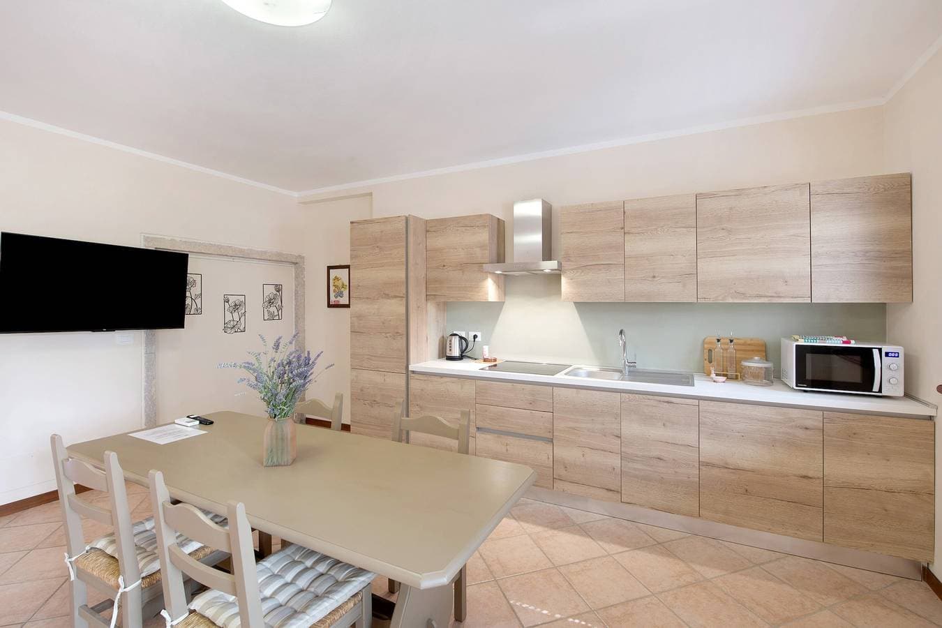 Foto 7 von 29: Ferienwohnung 'Mono Garden Colombare Teboi' mit Bergblick, Wi-Fi und Klimaanlage