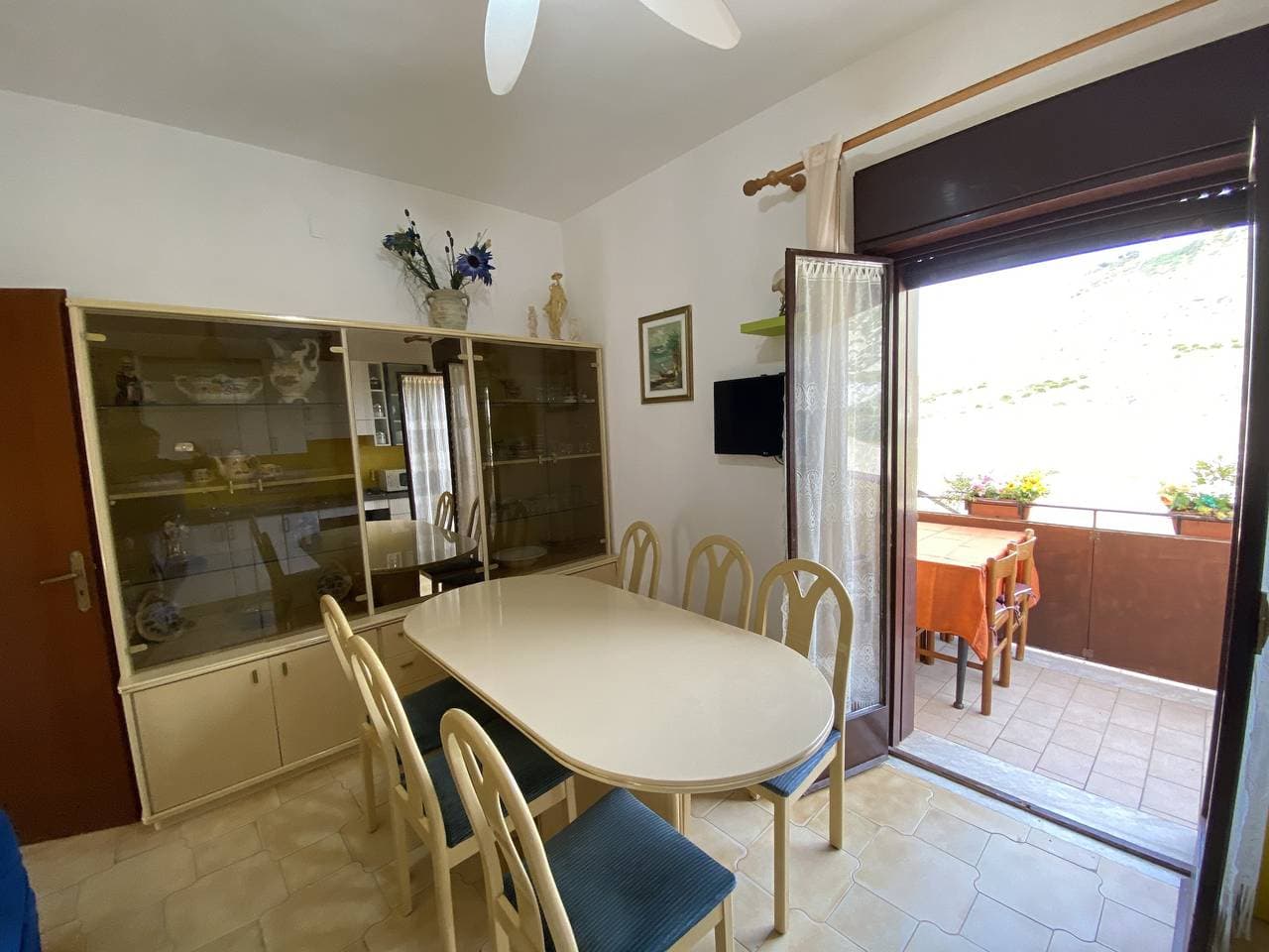 Foto 4 von 37: Ferienwohnung für 5 Personen mit Terrasse