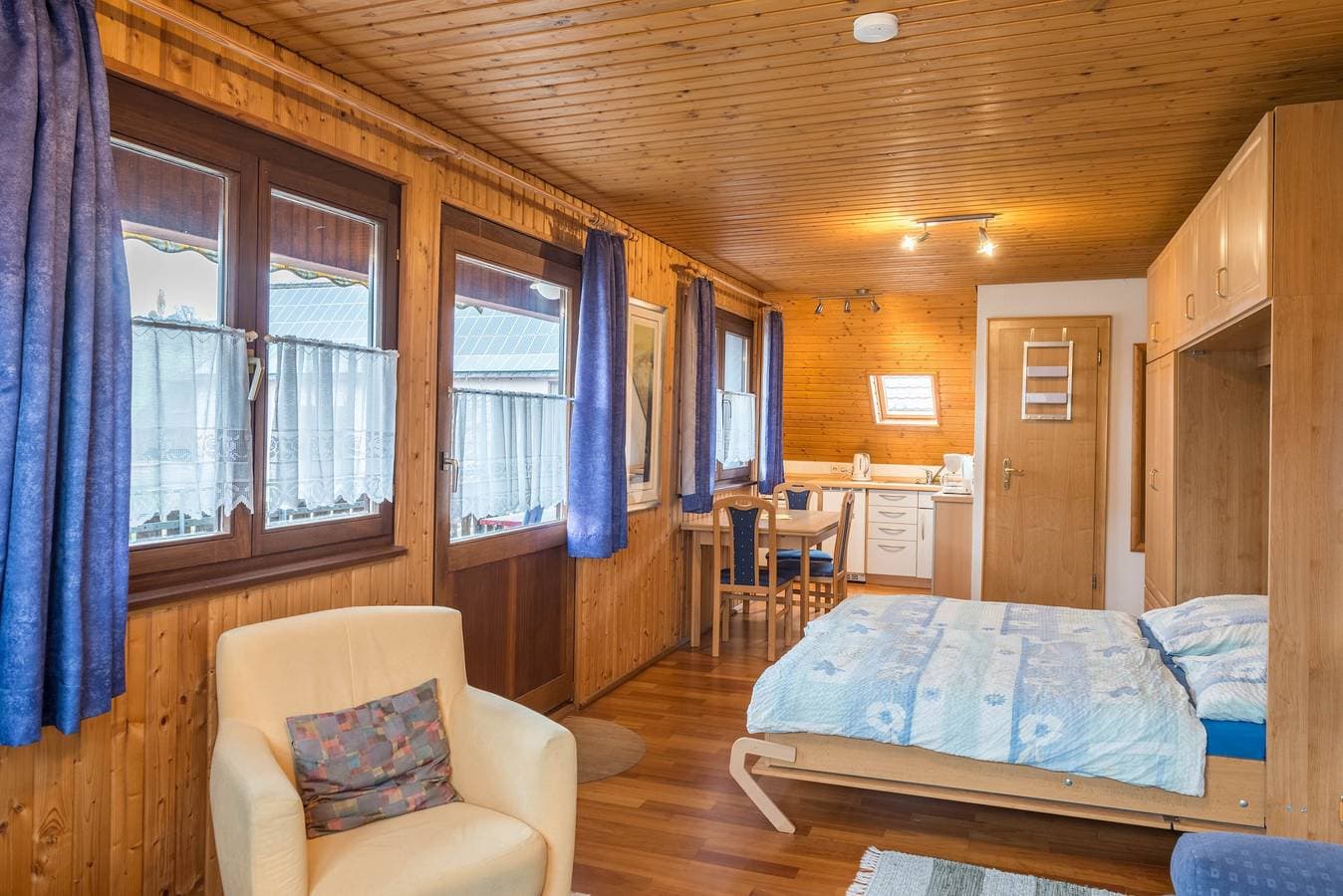 Foto 9 von 21: Ferienwohnung 'Studiowohnung Haus 18' mit Balkon und Wi-Fi