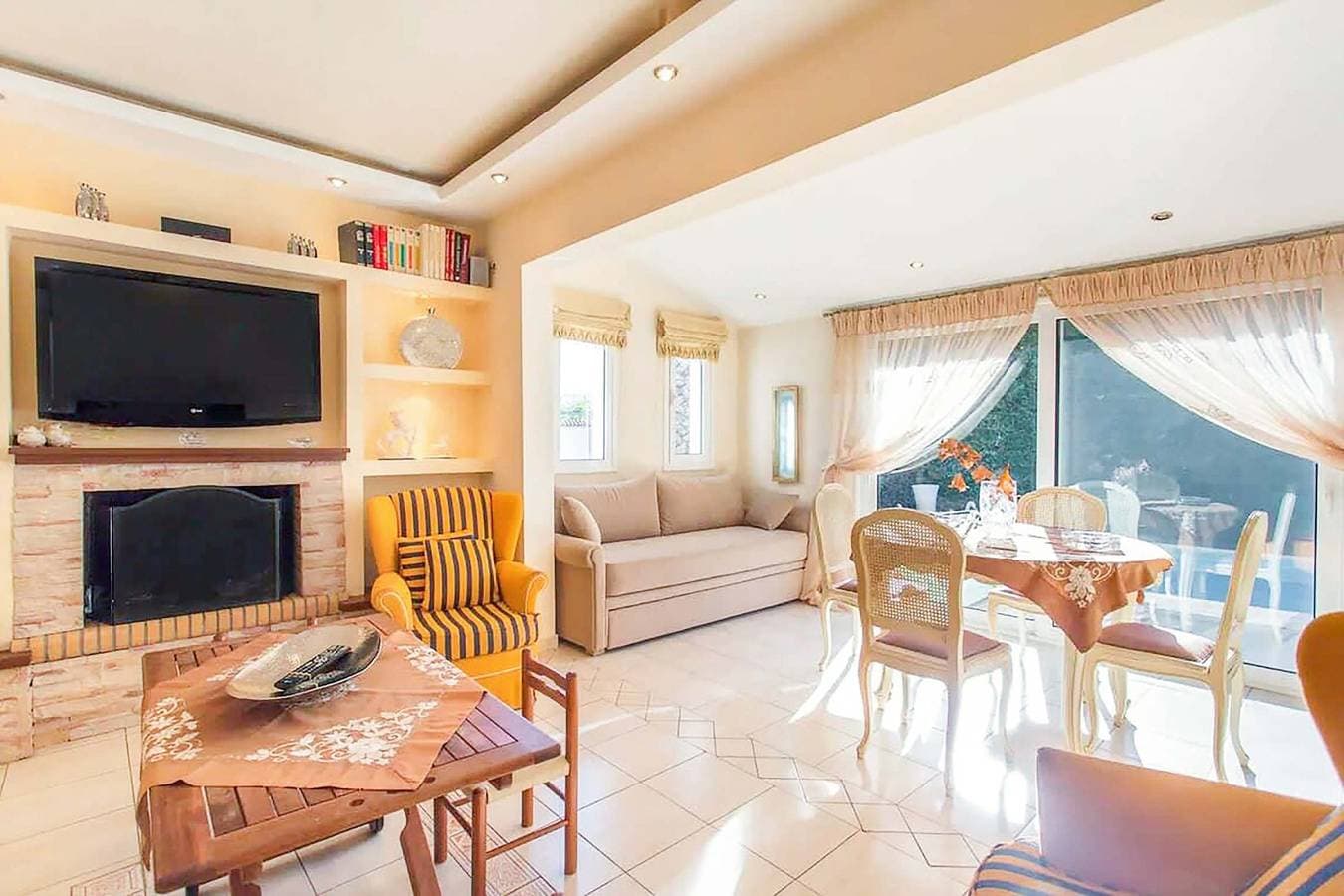 Foto 3 von 18: Ferienhaus für 9 Personen mit Garten
