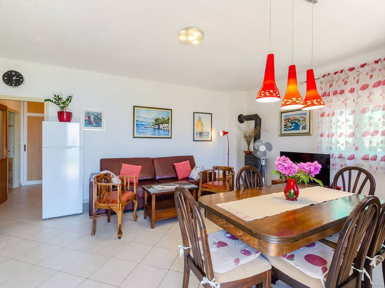 Foto 5 von 32: Ferienhaus mit 2 Schlafzimmern und Terrasse