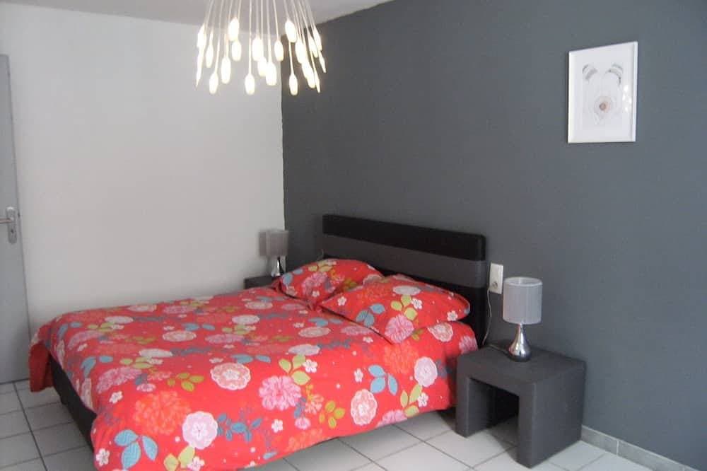 Foto 3 von 17: Haus in einem Dorf der Enklave der Päpste
