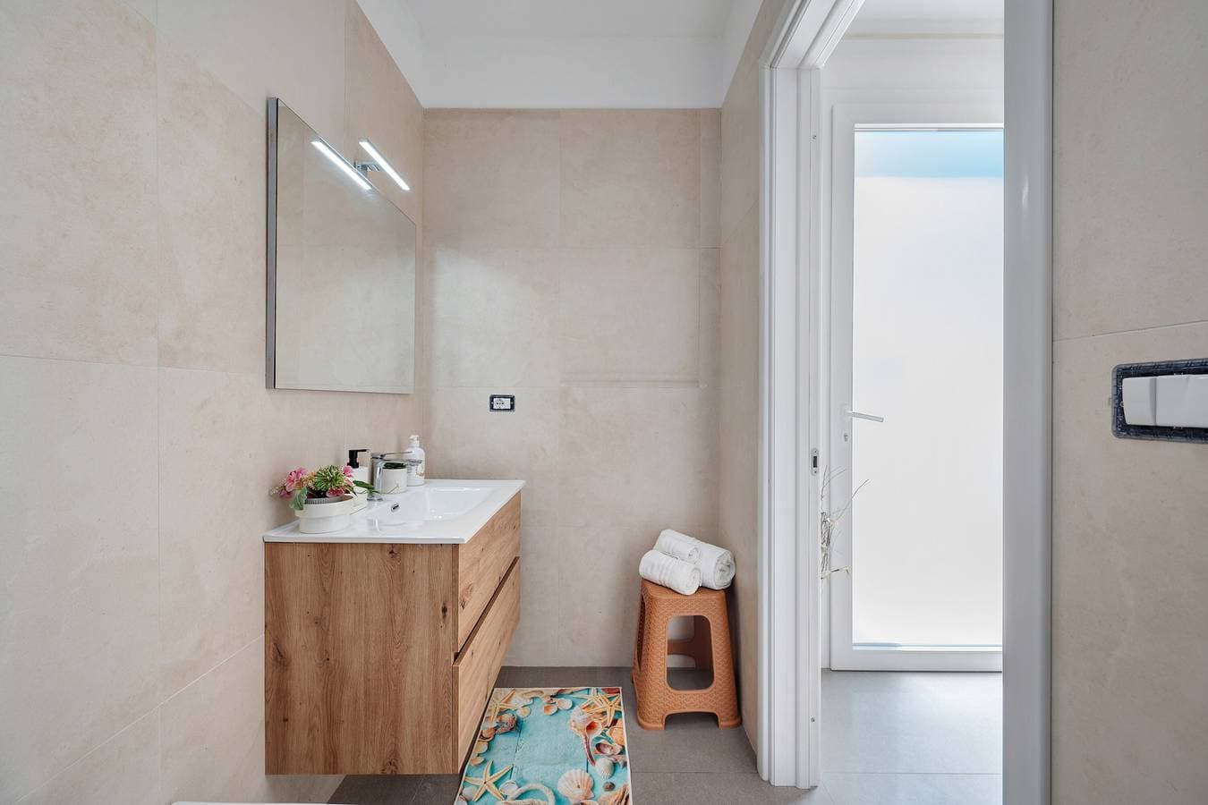 Foto 12 von 27: Ferienhaus 'Romantic Suite' mit Gemeinschaftsgarten, WLAN und Klimaanlage
