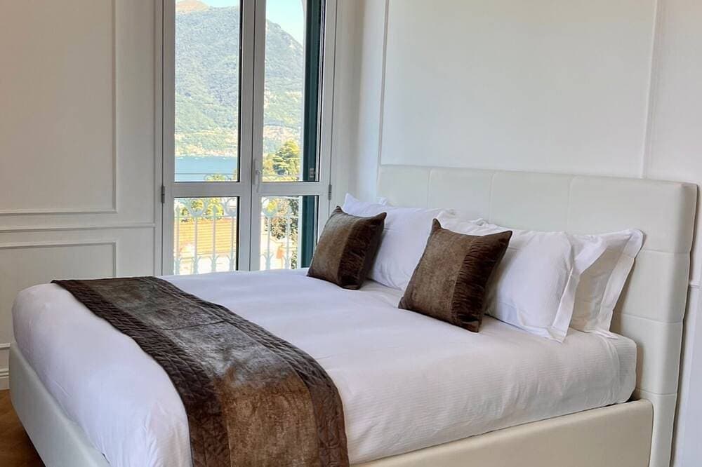 Foto 2 von 22: L'étoile du Lac - Elegant Apartment with View on the Lake Como and Concierge