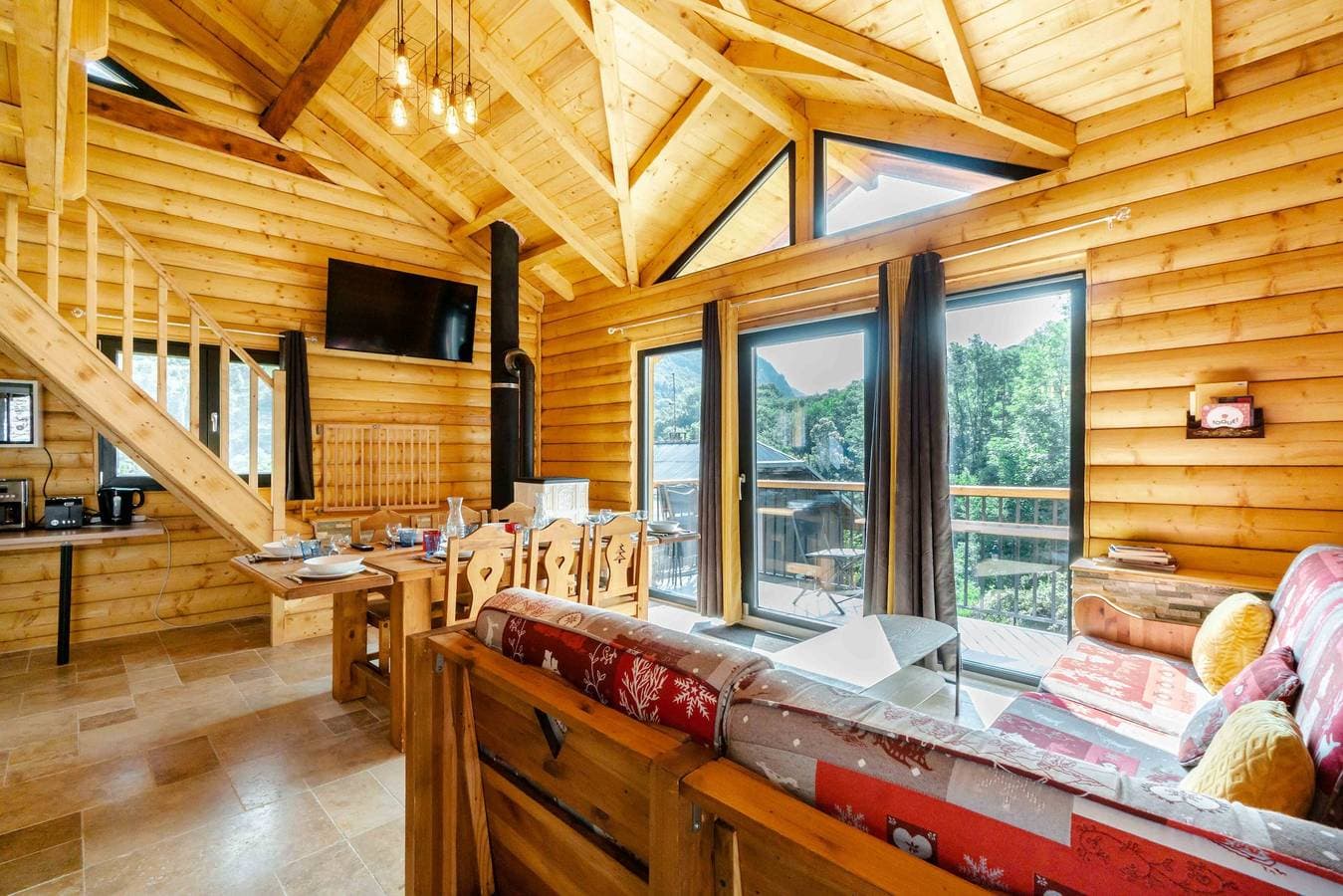 Foto 5 von 17: Familienfreundliches, geräumiges Chalet nahe Courchevel/Brides-les-Bains mit Bergblick