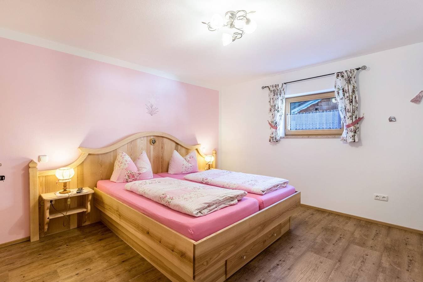 Foto 10 von 22: Ferienwohnung Rosenquarz in Skiliftnähe mit Bergblick, WLAN und Balkon