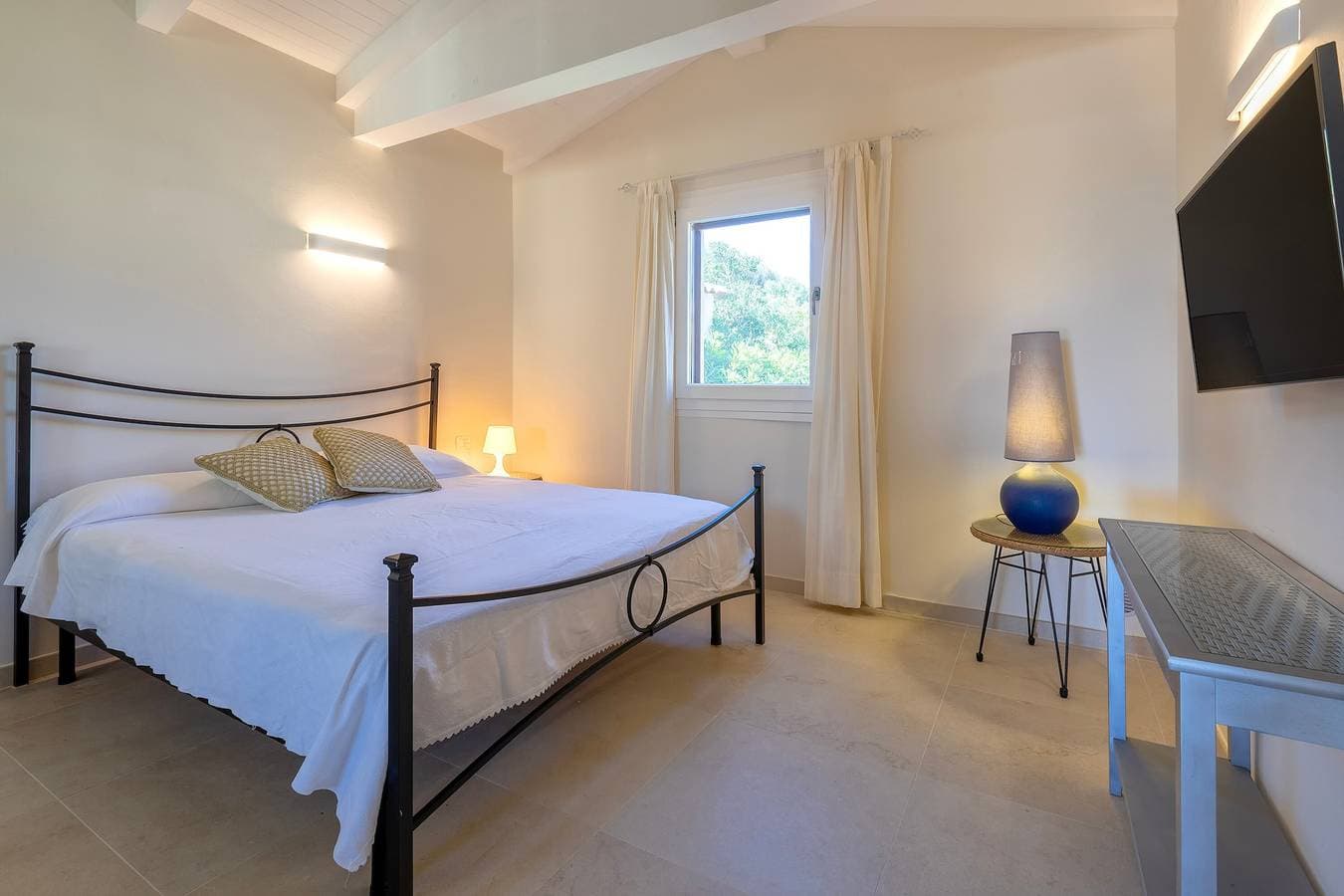 Foto 10 von 32: Ferienhaus 'Flora Sea View' mit Meerblick, WLAN und Klimaanlage