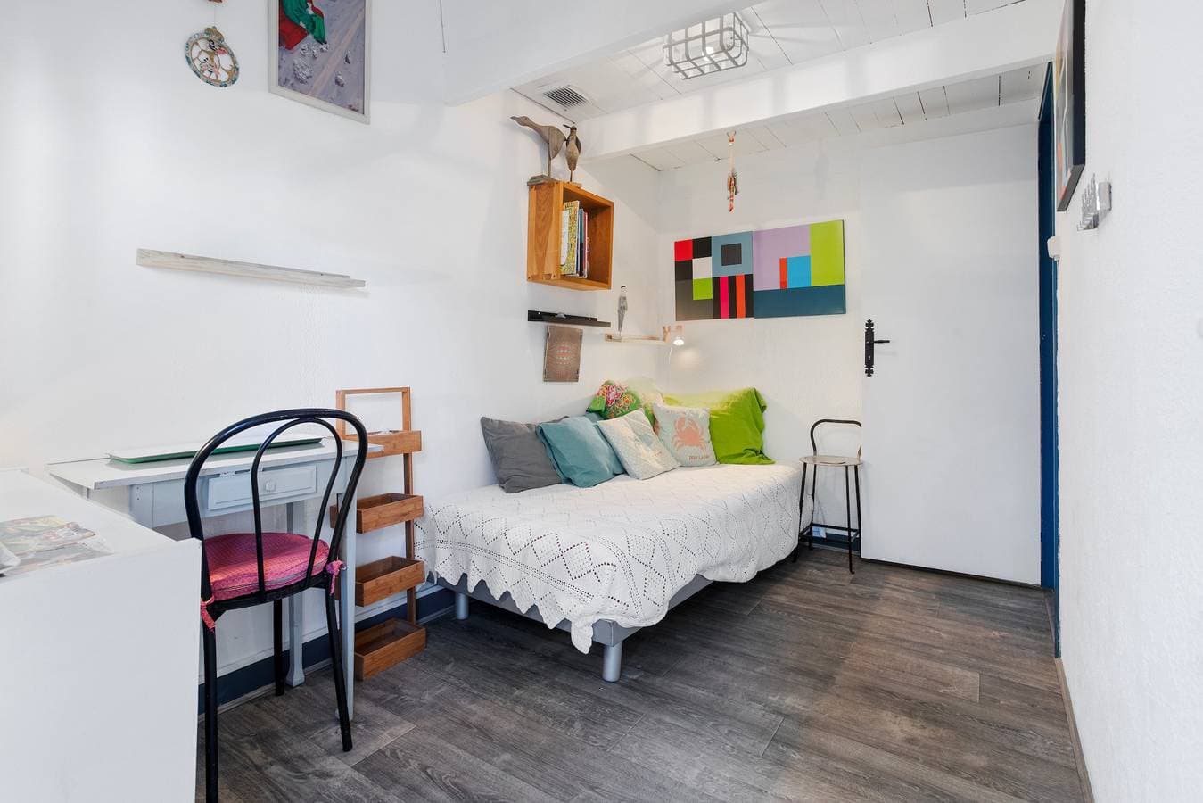 Foto 4 von 22: Gästezimmer „Au Jardin Des Couleurs“ mit Bergblick, WLAN und Klimaanlage