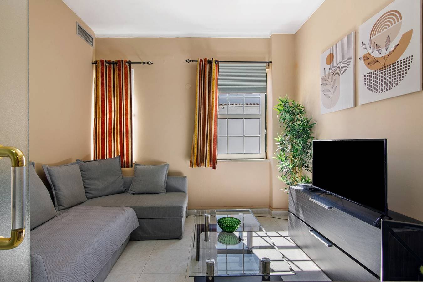 Foto 2 von 23: Faro Downtown Suites – Charmantes T1-Apartment im Herzen von Faro