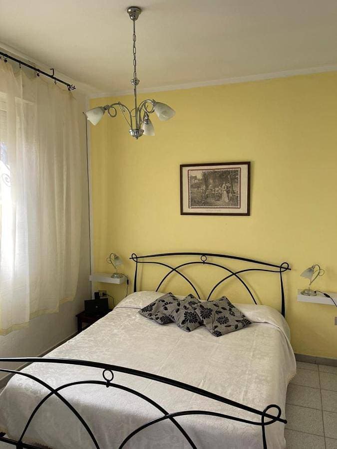THE YELLOW HOUSE 1