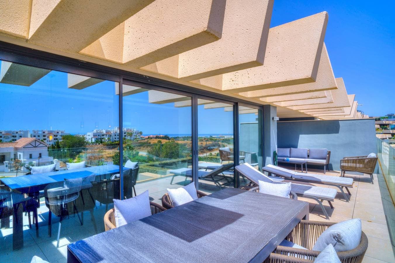 Foto 9 von 30: Ferienwohnung 'Oasis 325' mit Meerblick, WLAN und Klimaanlage