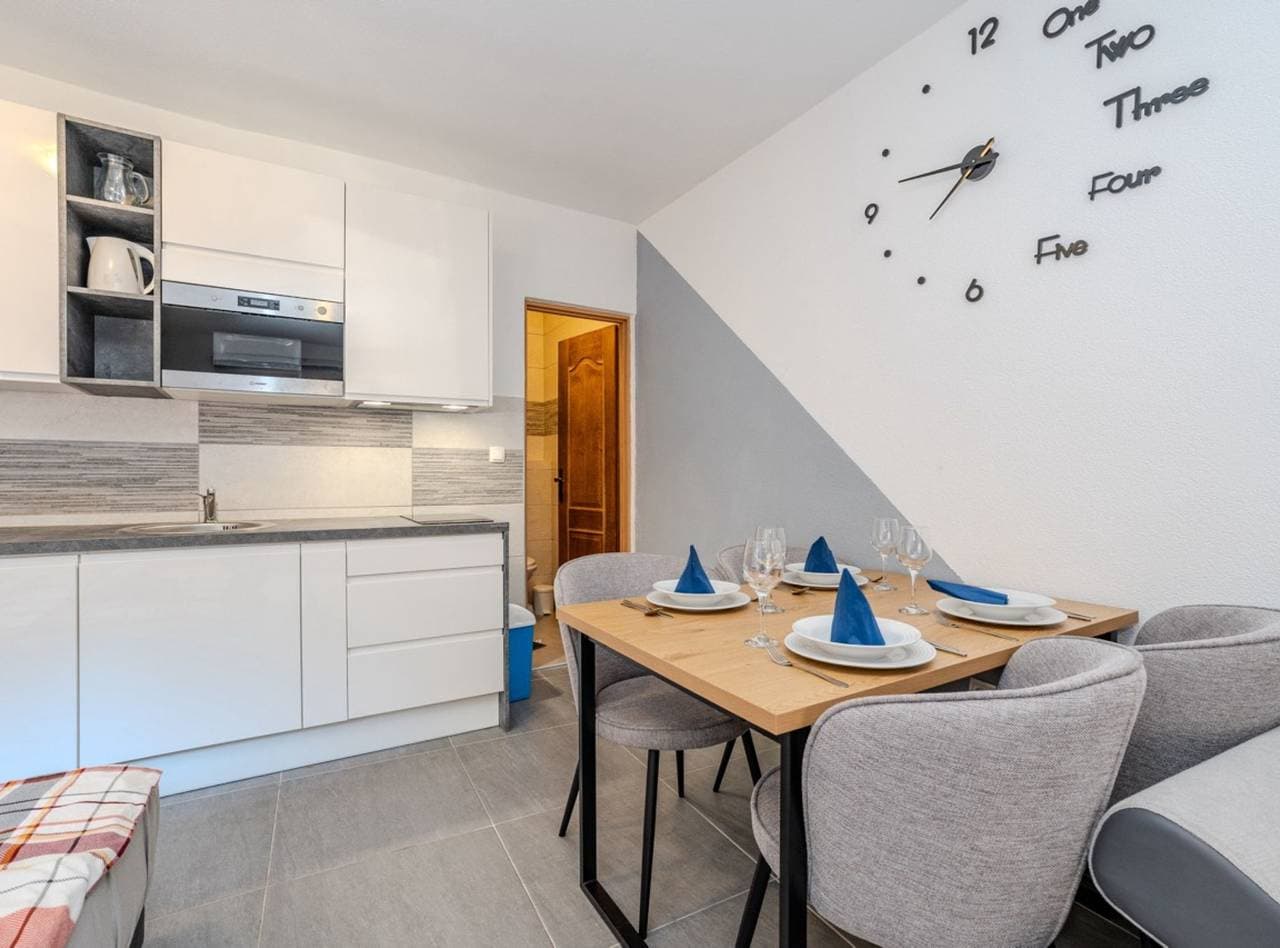 Foto 4 von 12: Studio für 4 Personen
