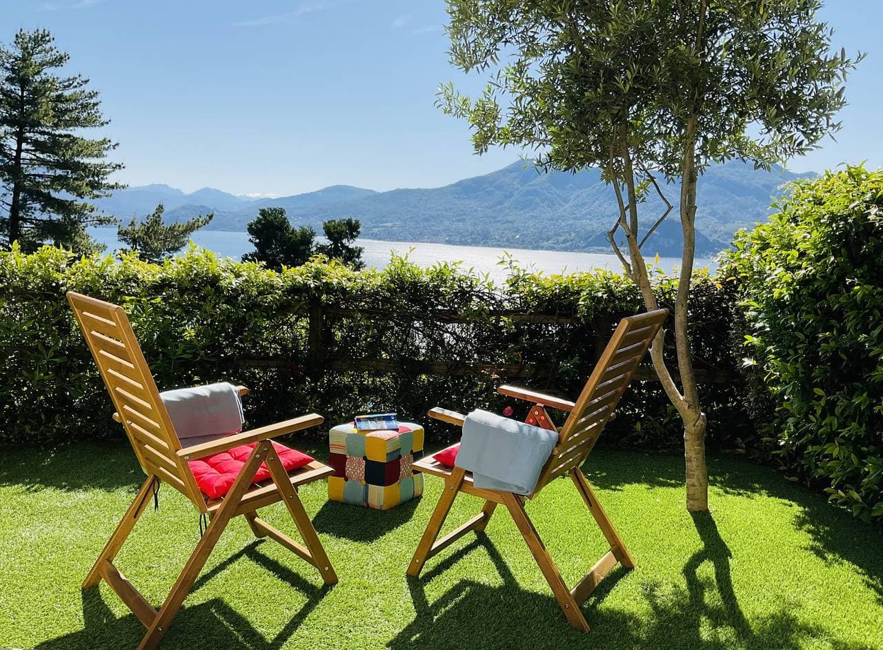 Doris apartment with lake view in Ghiffa 1