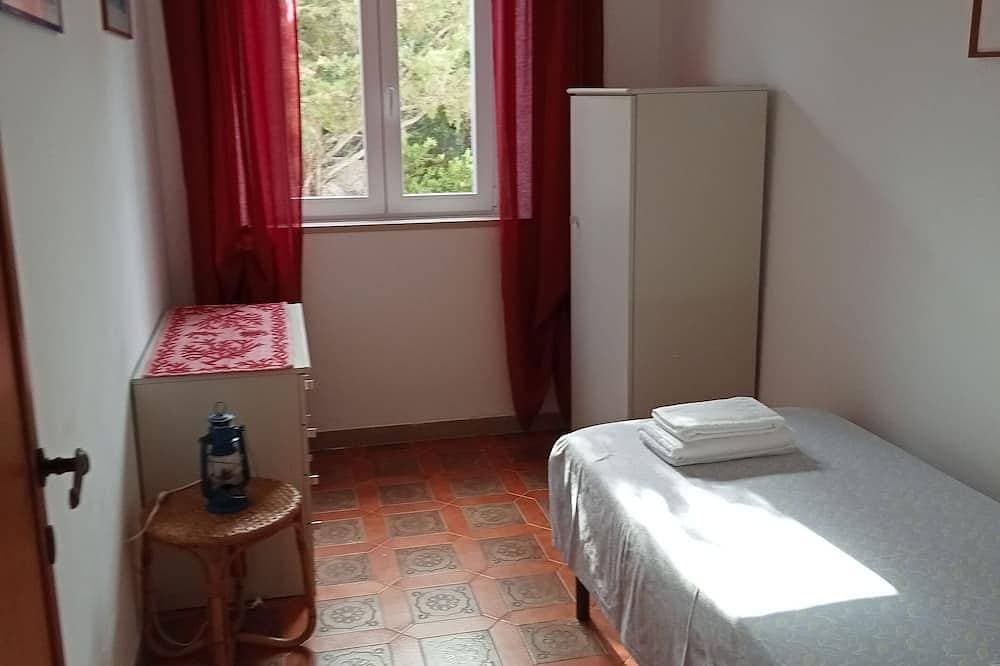 Foto 3 von 30: Wohnung im Familienhaus, umgeben von Grün