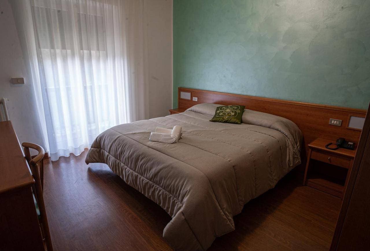 Foto 6 von 12: Double Room with Balcony