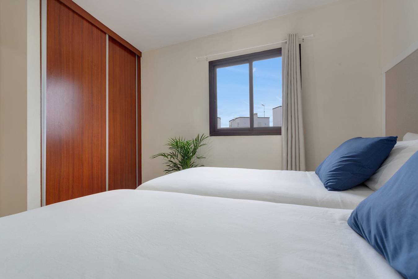 Foto 11 von 30: Ferienwohnung 'Luxury Ático Plaza' mit Bergblick, privater Terrasse und WLAN