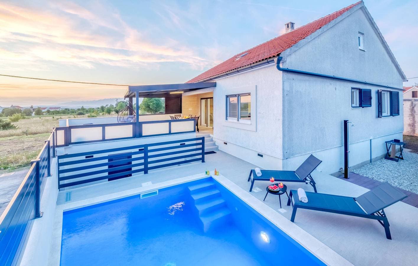Foto 2 von 33: Reizende 2-Zimmer-Wohnung mit Pool, WLAN und Terrasse in Küstennähe