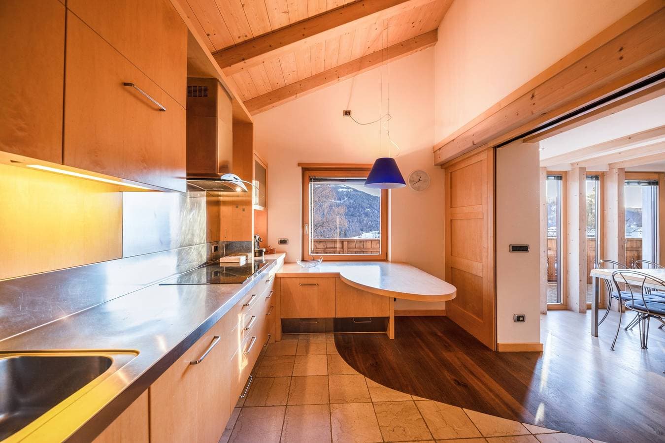 Foto 6 von 35: Ferienwohnung „La Pratolina Attico“ mit Bergblick und Balkon